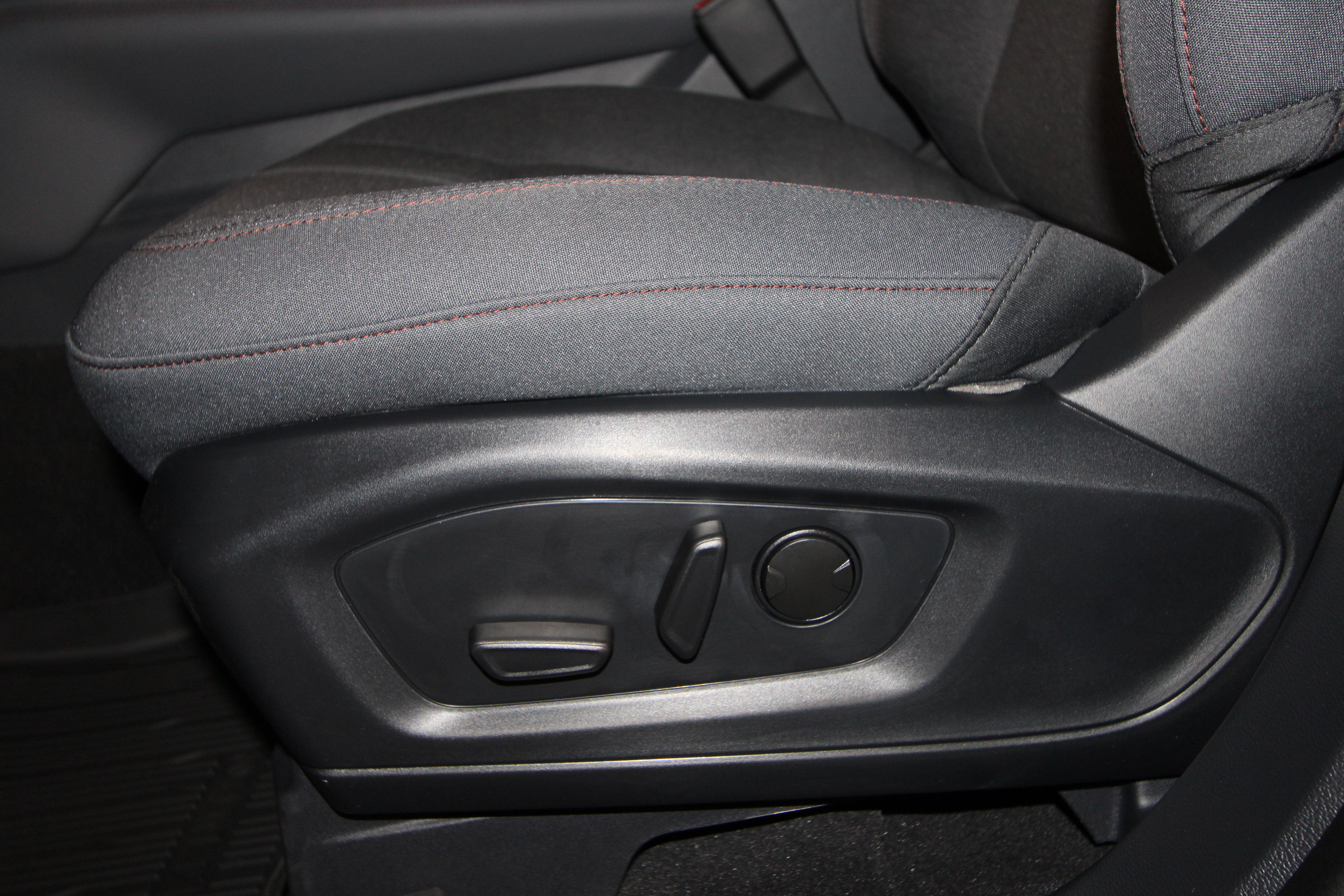 New 2026 Ford Explorer Active AWD/4WD image 6