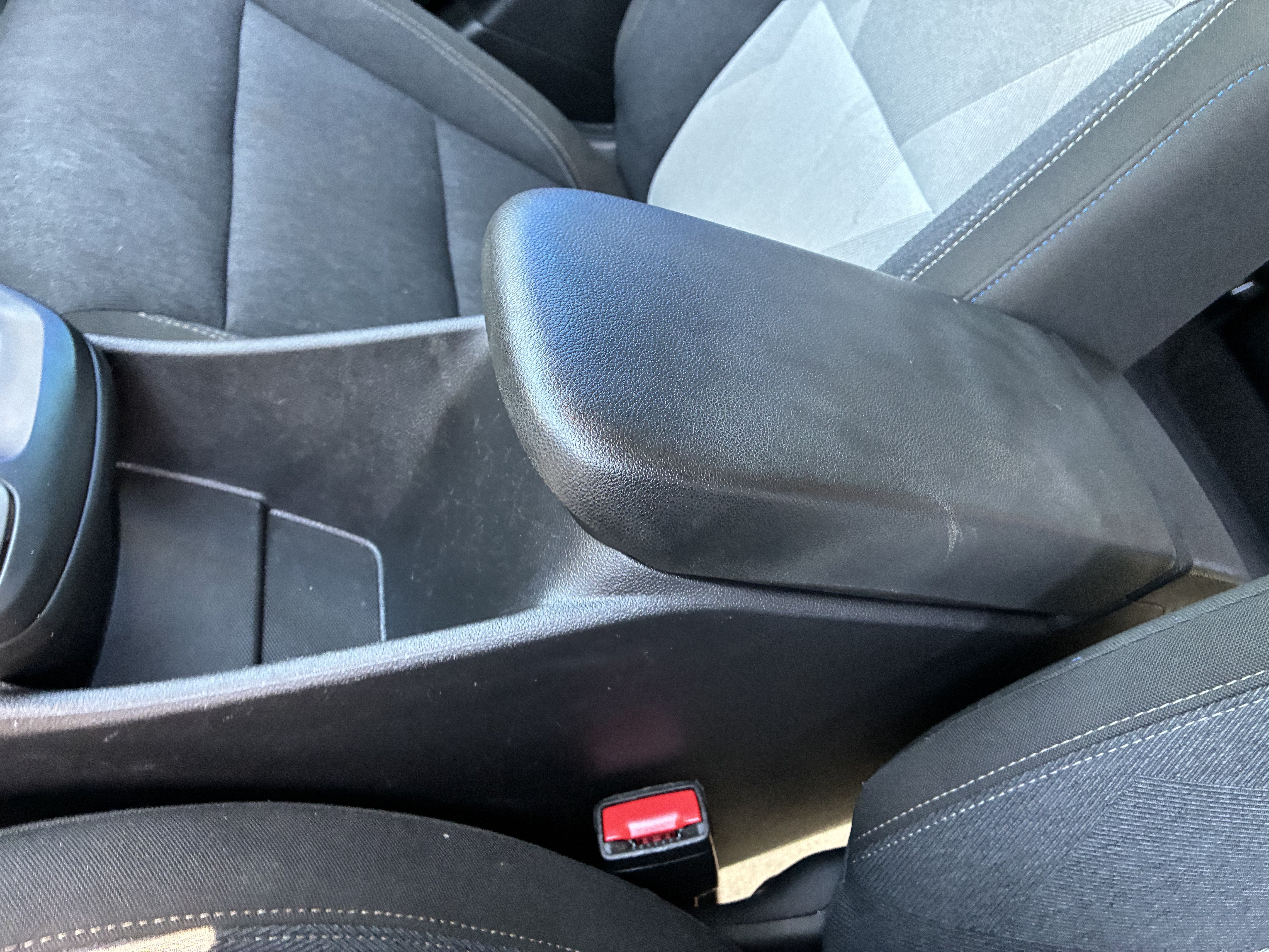 Used 2025 Chevrolet Trax LS w/ LS Convenience Package FWD image 32