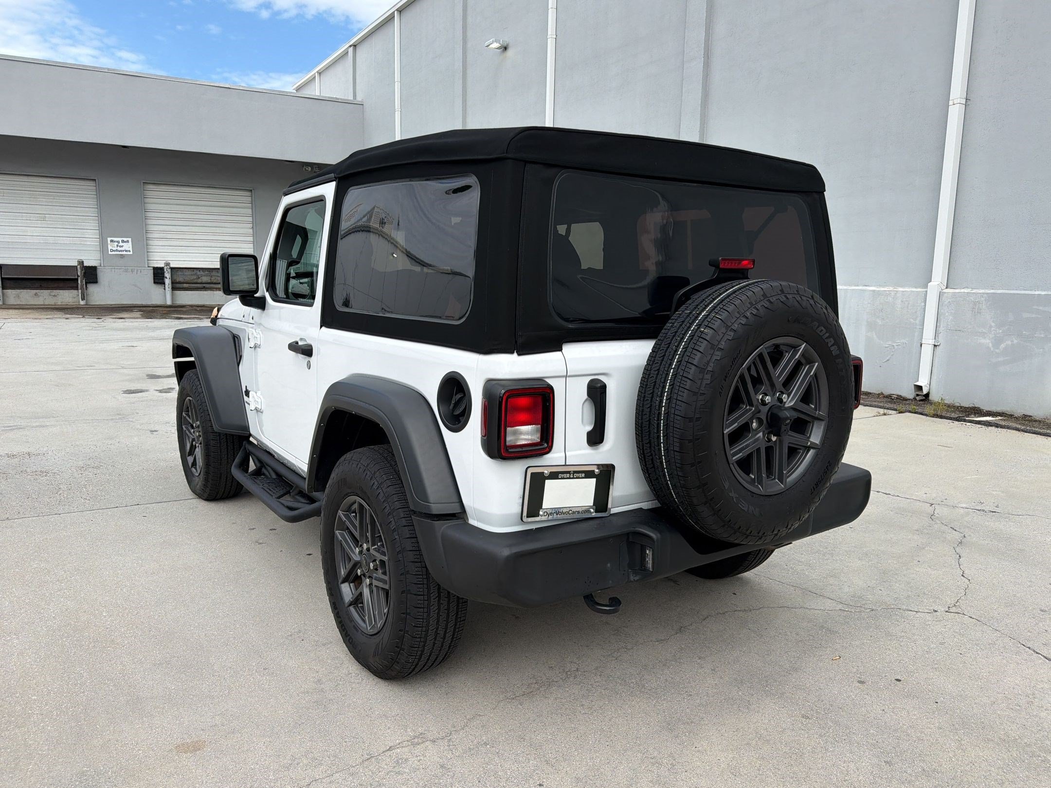 Used 2024 Jeep Wrangler Sport AWD/4WD image 3