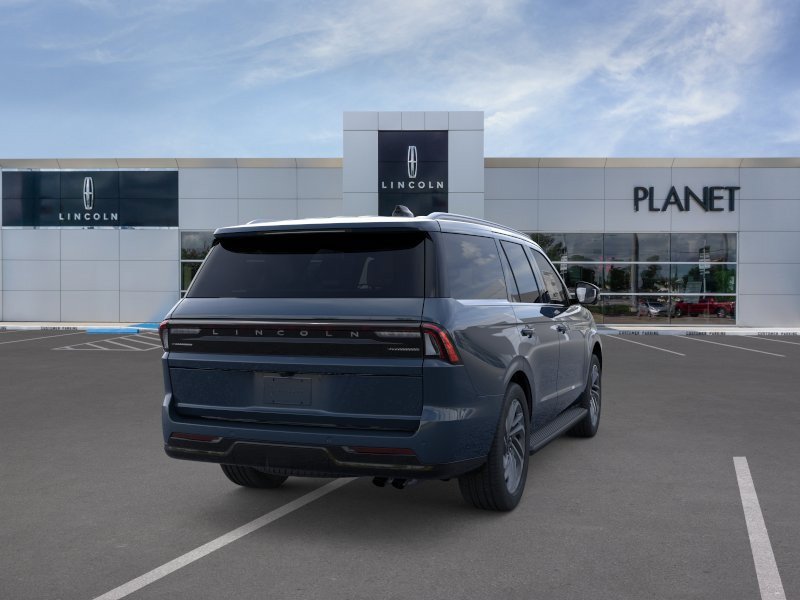 New 2026 Lincoln Navigator Premiere AWD/4WD image 8