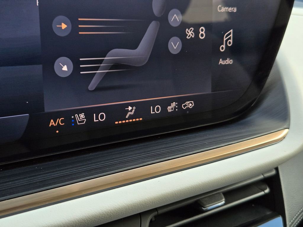 Used 2025 Buick Envision Avenir AWD/4WD image 21