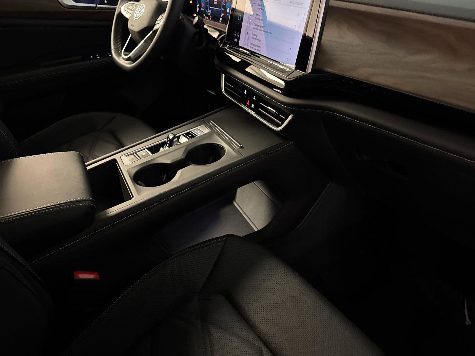 New 2026 Volkswagen Atlas SE image 16