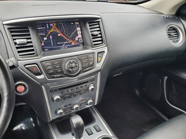Used 2020 Nissan Pathfinder SL image 23