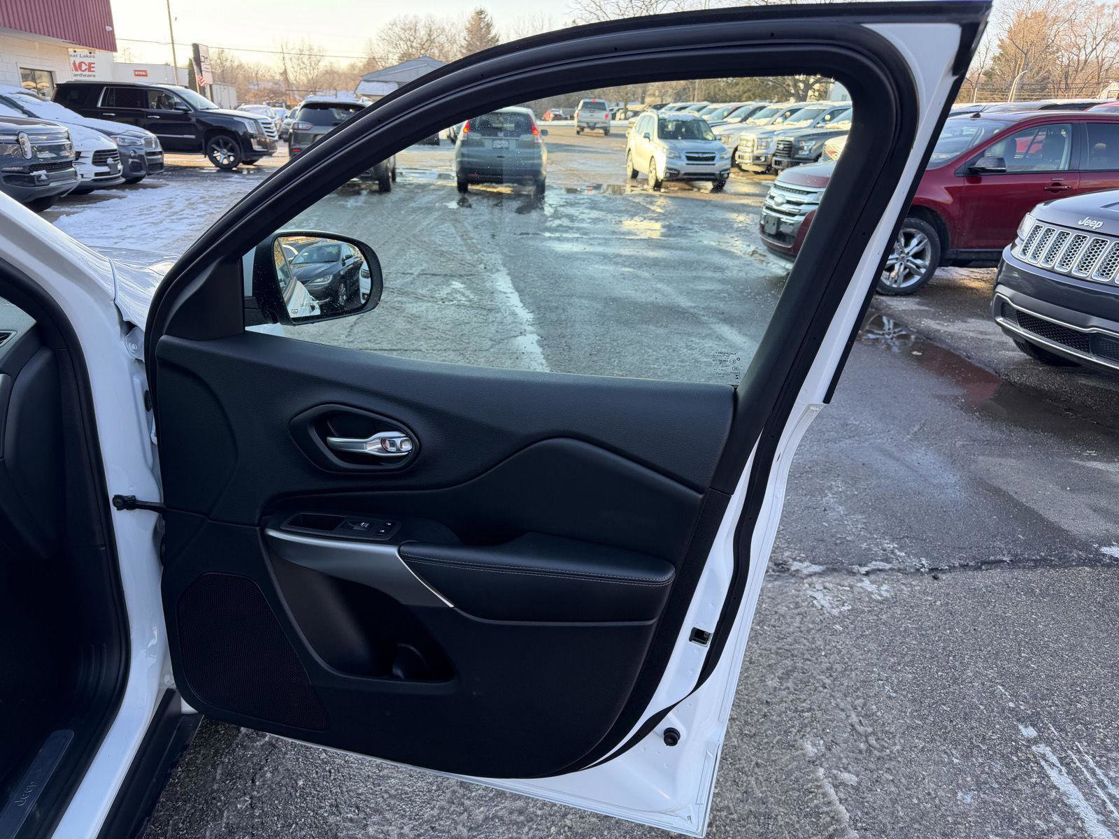 Used 2021 Jeep Cherokee High Altitude image 26