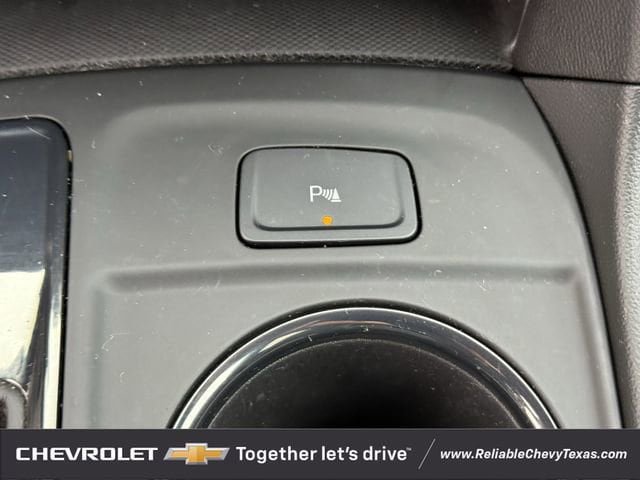Used 2023 Chevrolet Equinox RS w/ LPO, Cargo Package FWD image 20