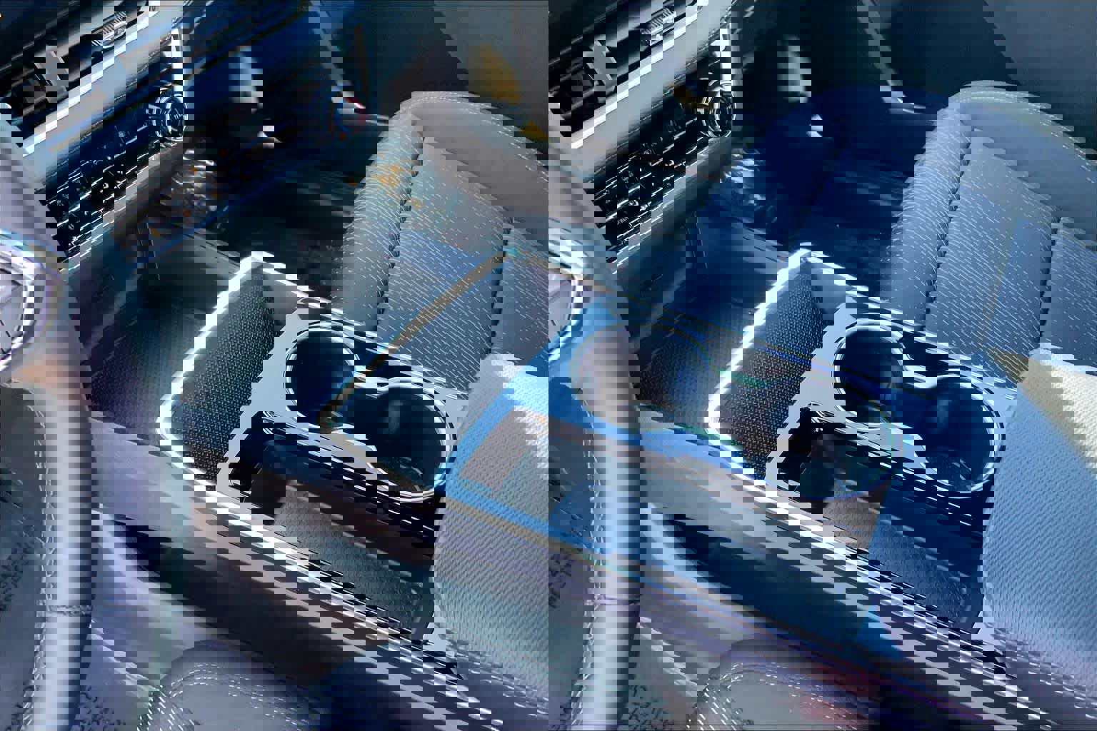 Used 2025 Chevrolet Equinox LT w/ Midnight Edition image 16