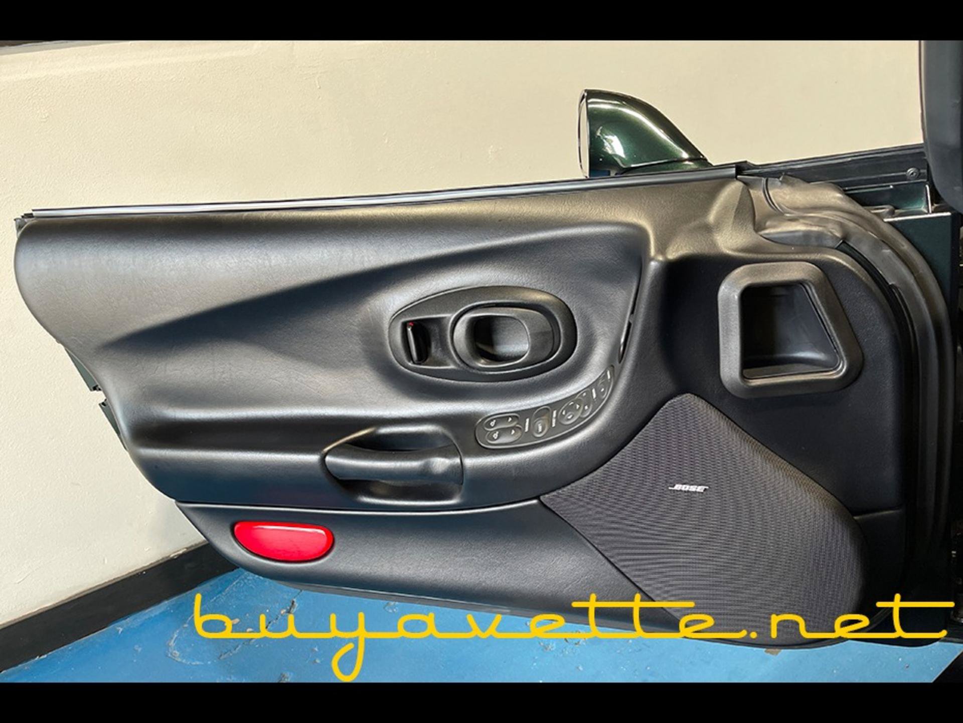 Used 2001 Chevrolet Corvette Convertible w/ Preferred Equipment Group2 RWD image 24
