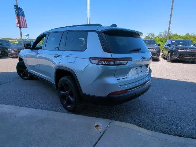 Certified 2021 Jeep Grand Cherokee L Laredo AWD/4WD image 29