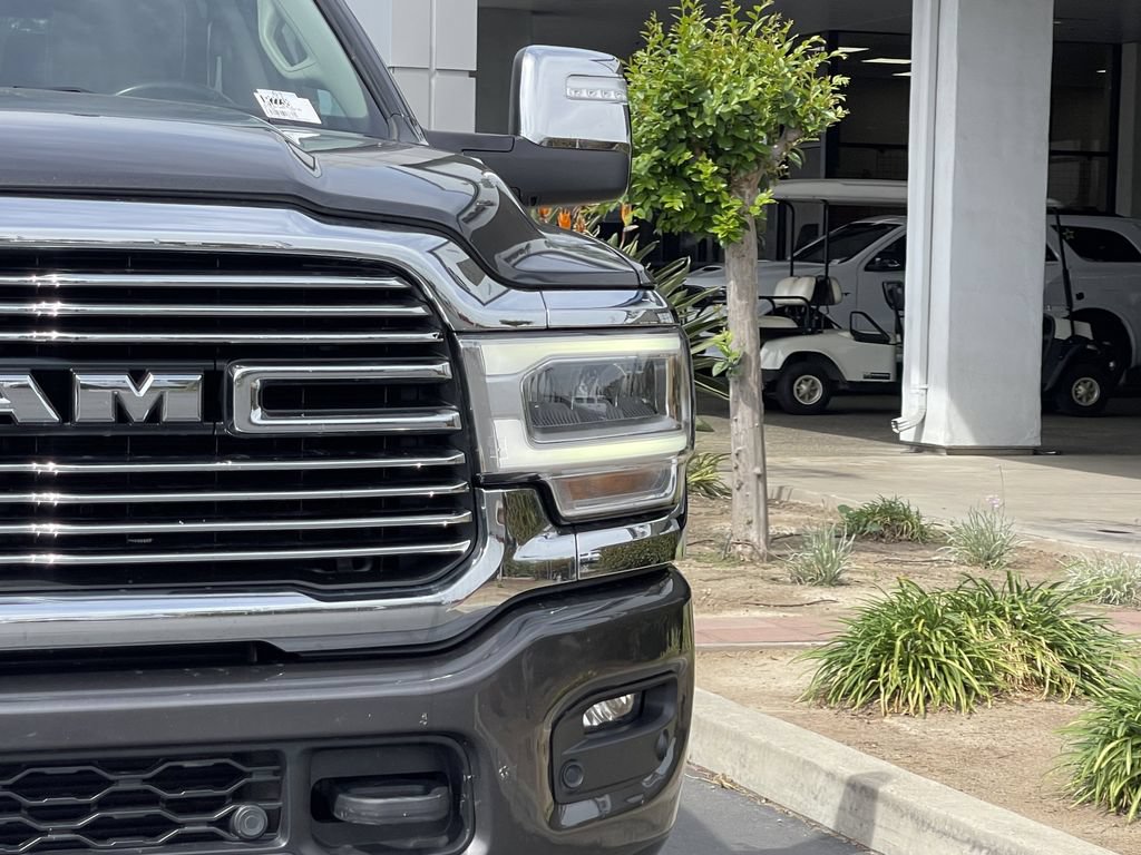 Used 2024 RAM 2500 Laramie AWD/4WD image 4