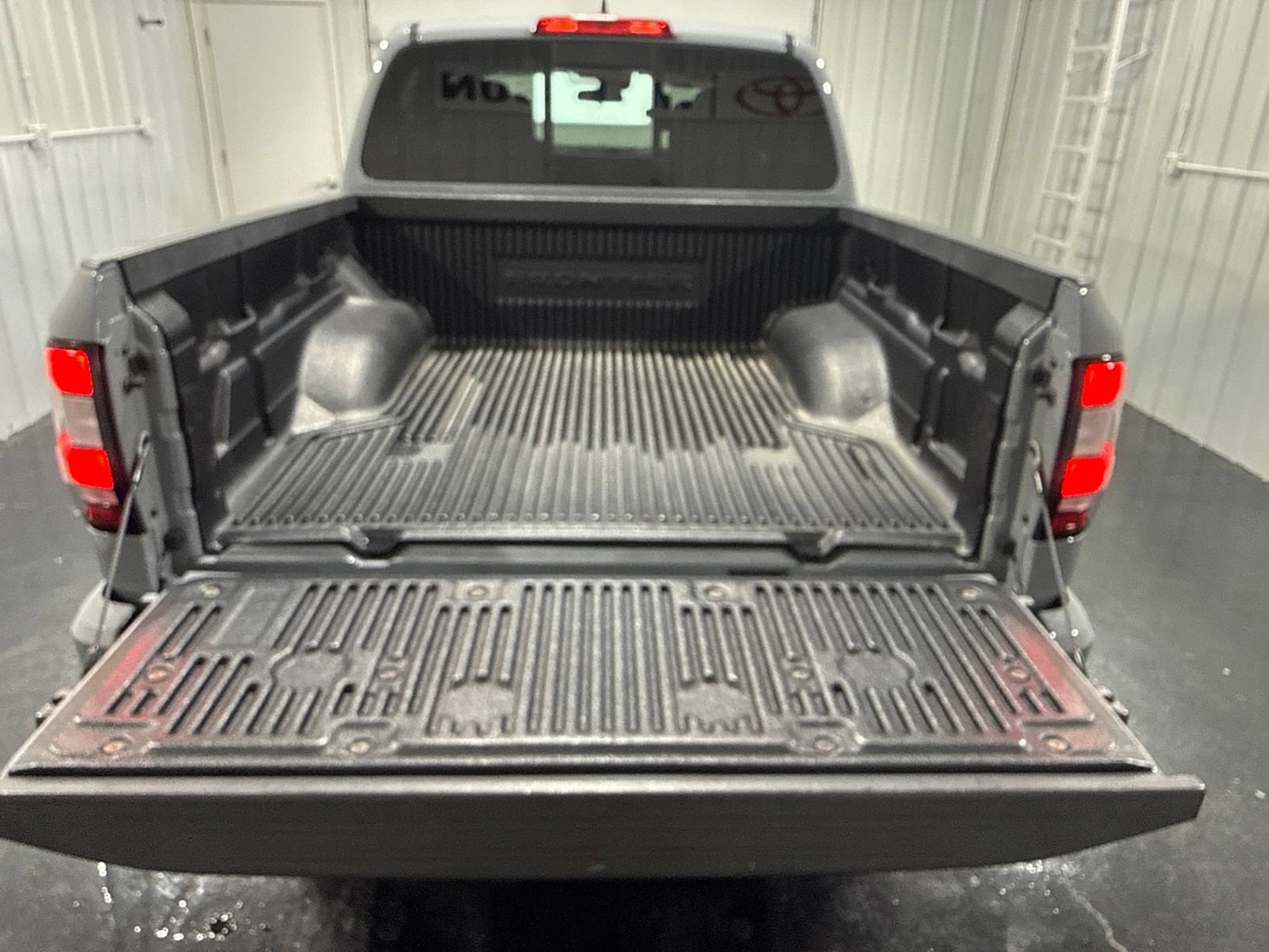 Used 2022 Nissan Frontier PRO-4X w/ Off-Road Protection Package AWD/4WD image 49