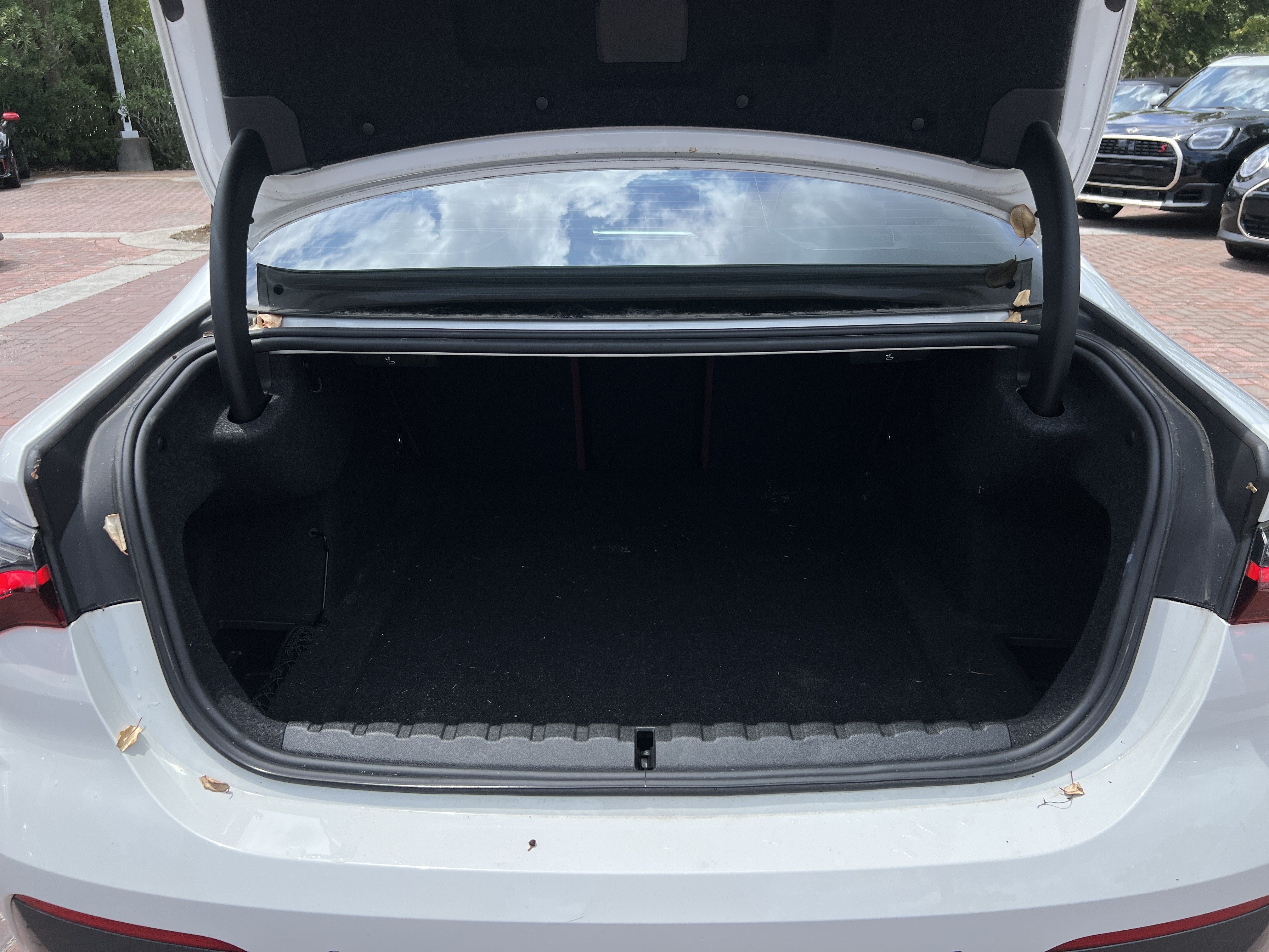 Certified 2024 BMW 430i Coupe w/ M Sport Package RWD image 32