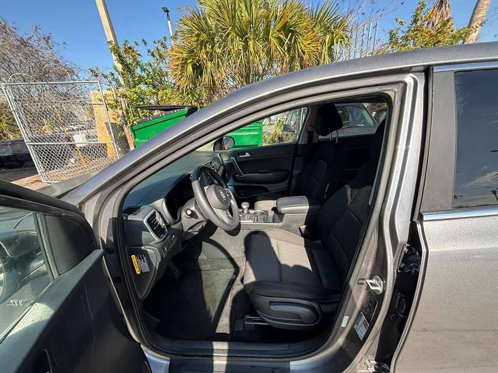 Used 2017 Kia Sportage LX image 9