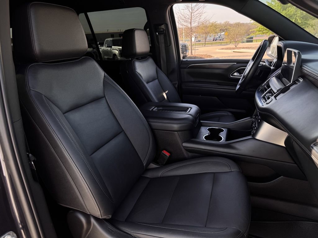 Used 2022 Chevrolet Tahoe Z71 w/ Luxury Package AWD/4WD image 24