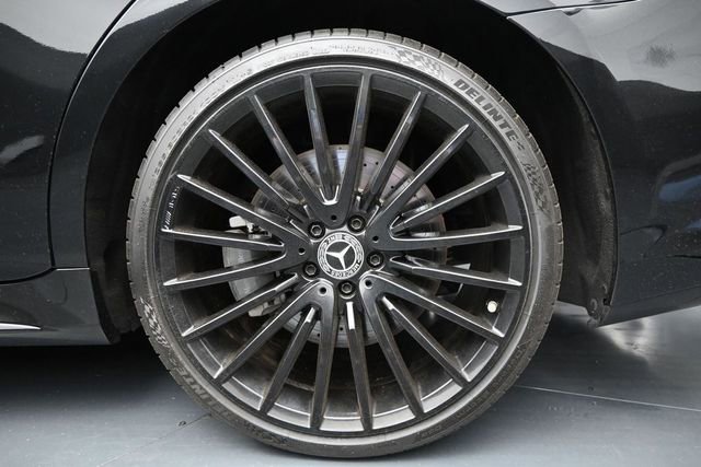 Used 2022 Mercedes-Benz S 580 4MATIC Sedan w/ AMG Line Package image 9