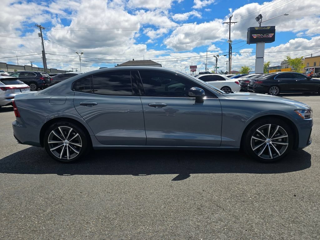Used 2022 Volvo S60 B5 Momentum w/ Advanced Package FWD image 5