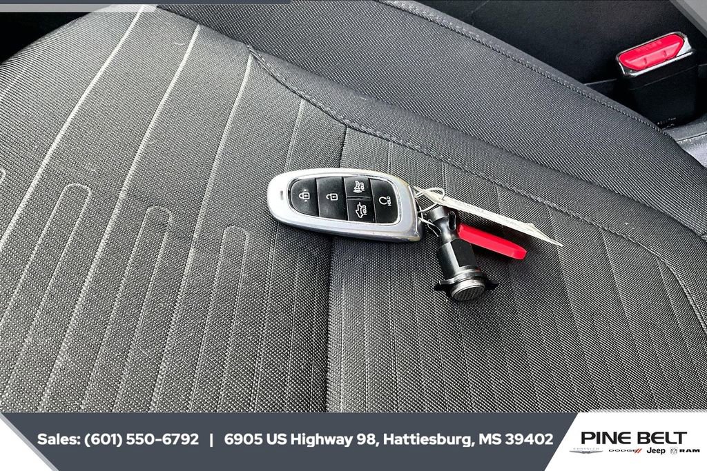 Used 2023 Hyundai Santa Cruz SEL w/ Activity Package image 9