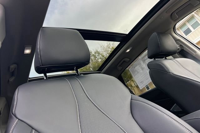 Certified 2025 Acura RDX w/ Technology Package image 19