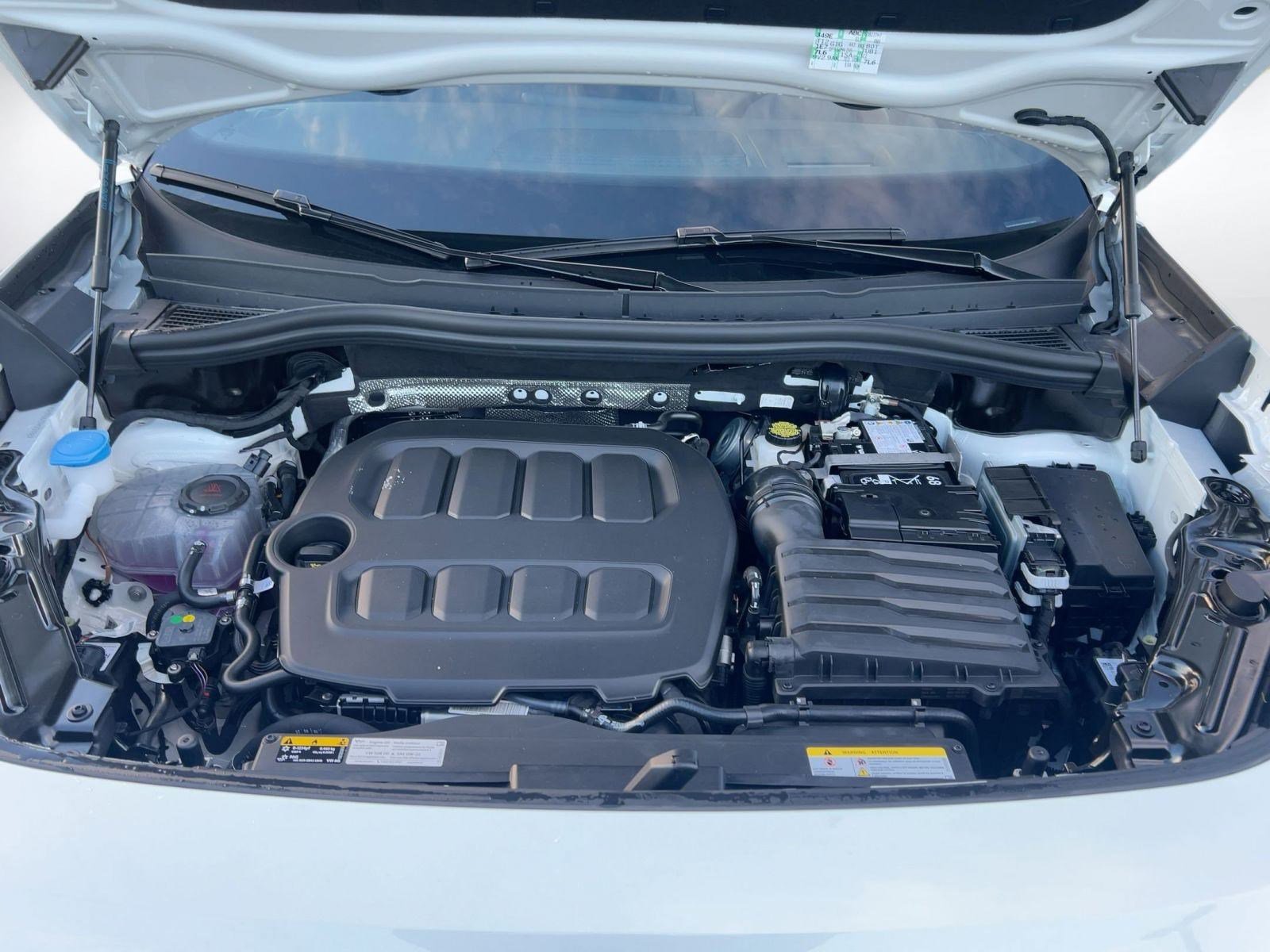 New 2026 Volkswagen Tiguan SE R-Line image 29