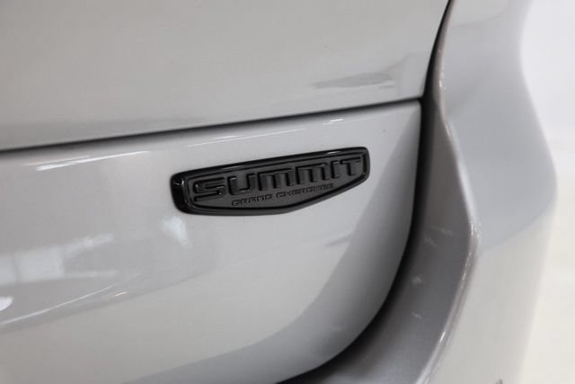 Used 2023 Jeep Grand Cherokee L Summit w/ Advanced Protech Group IV AWD/4WD image 11