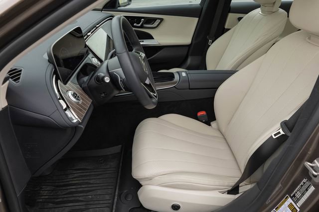 Used 2025 Mercedes-Benz E 350 4MATIC Sedan image 15