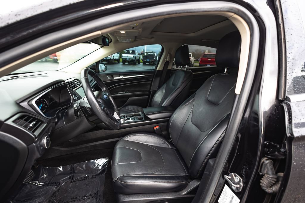 Used 2020 Ford Fusion Titanium image 13