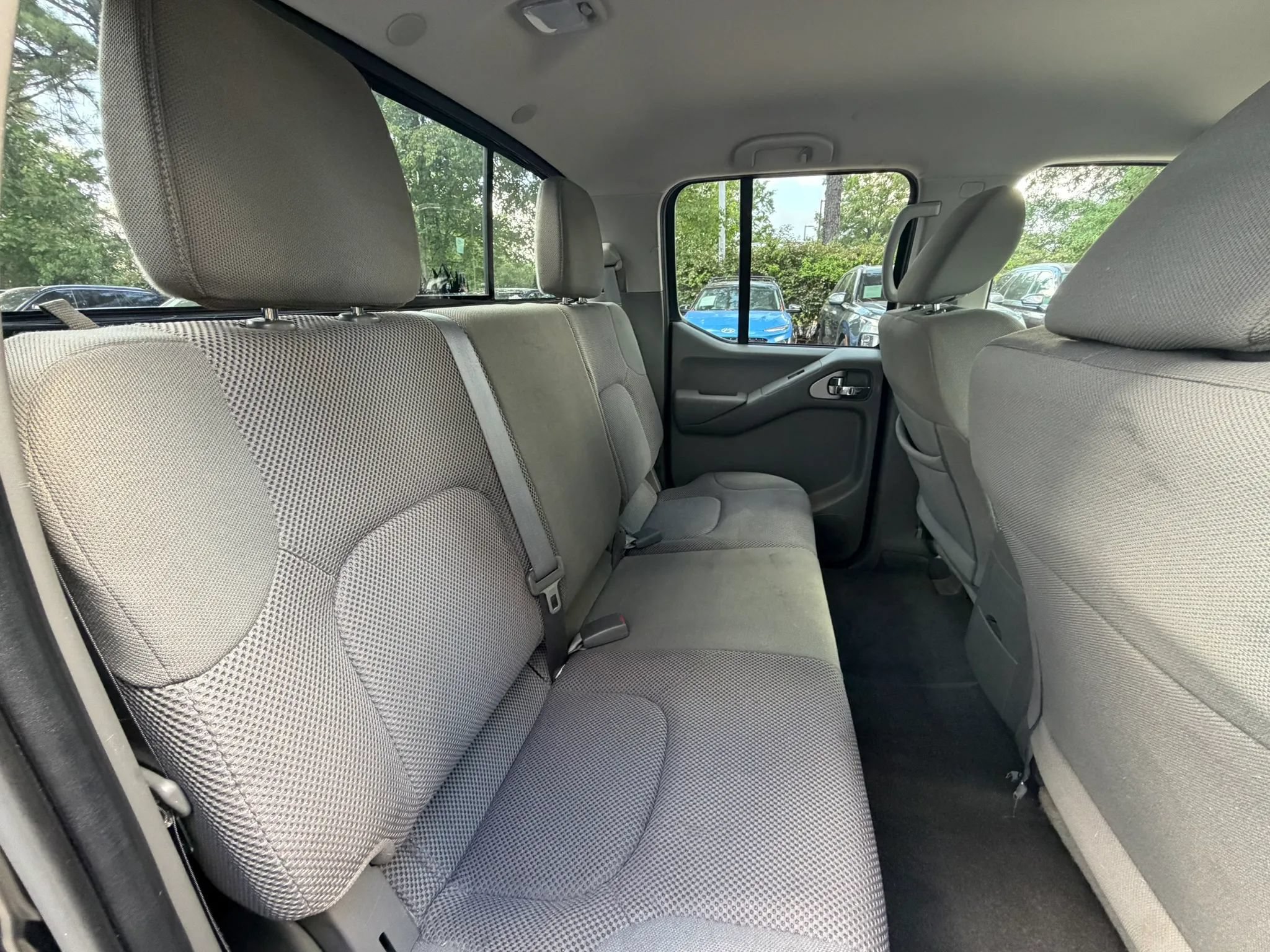 Used 2020 Nissan Frontier SV w/ Midnight Edition Floor Mats AWD/4WD image 12