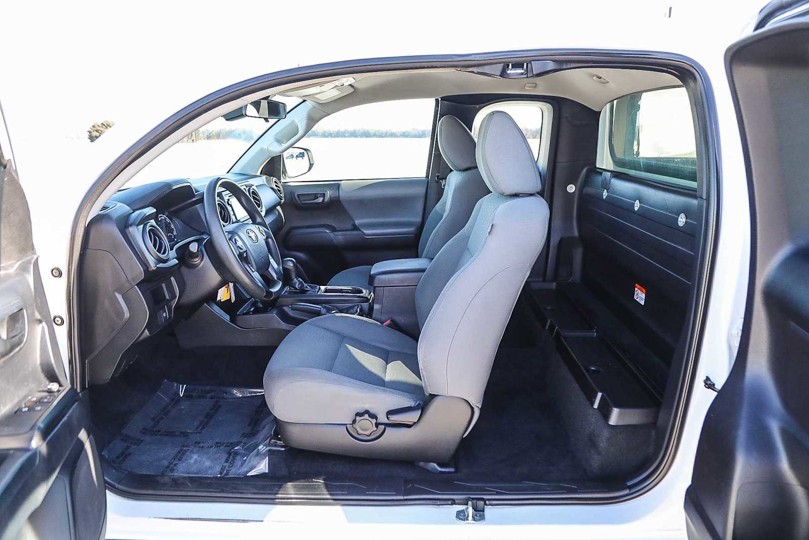 Certified 2018 Toyota Tacoma SR image 20