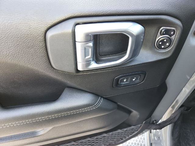 Used 2023 Jeep Wrangler Unlimited Sahara w/ LED Lighting Group AWD/4WD image 30