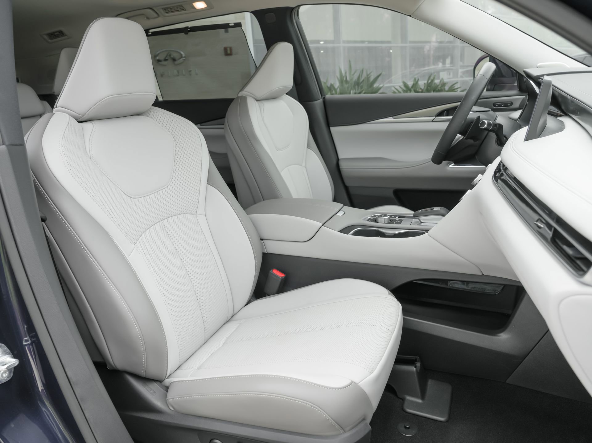 Certified 2026 INFINITI QX60 Luxe w/ Cargo Package FWD image 39