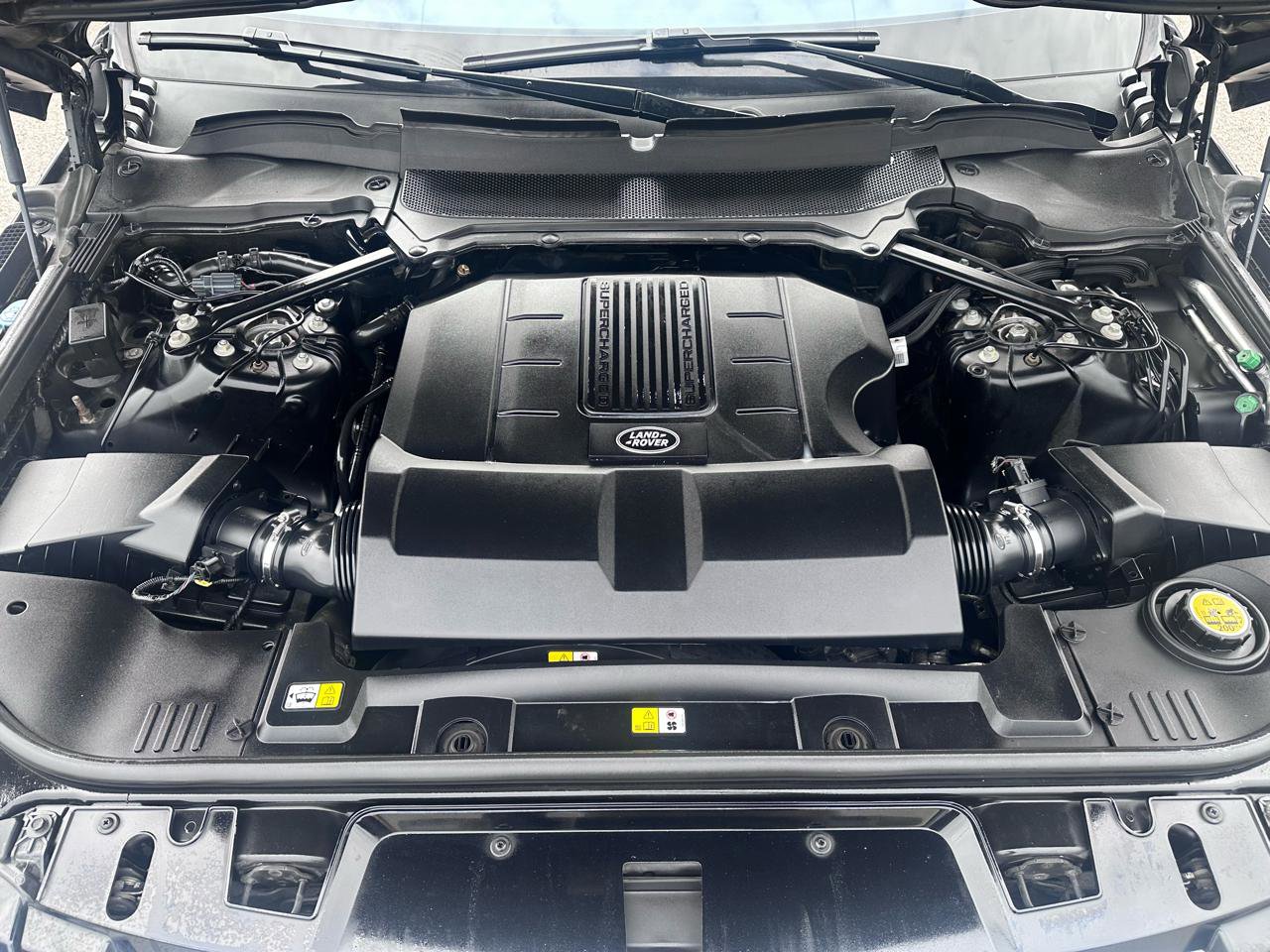 Used 2017 Land Rover Range Rover Sport HSE image 39