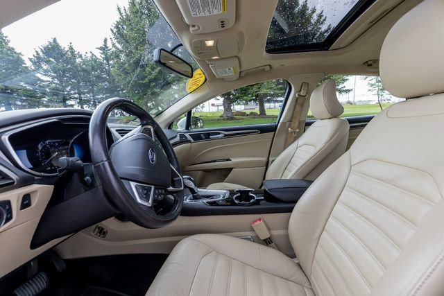 Used 2015 Ford Fusion SE w/ Equipment Group 502A FWD image 10