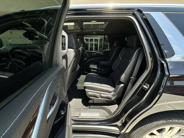 Used 2021 Cadillac Escalade Premium Luxury RWD image 30