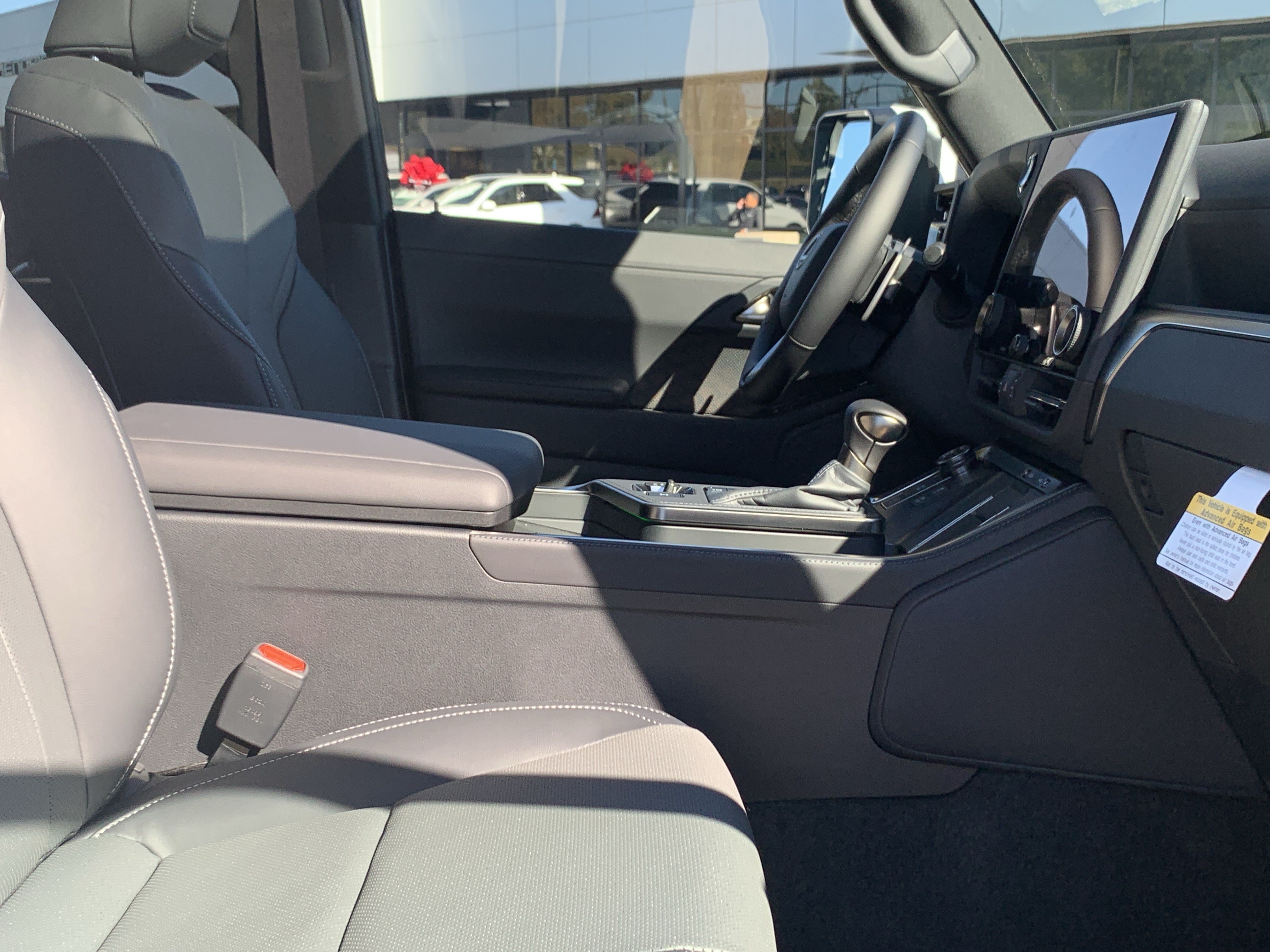 Used 2026 Lexus GX 550 w/ Accessory Package (2T) AWD/4WD image 35