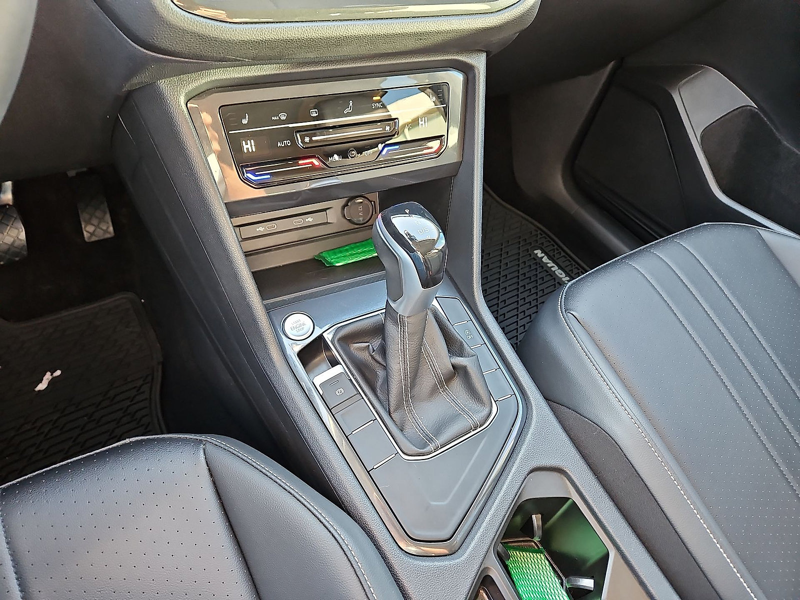 Certified 2023 Volkswagen Tiguan SE w/ Panoramic Sunroof Package FWD image 22