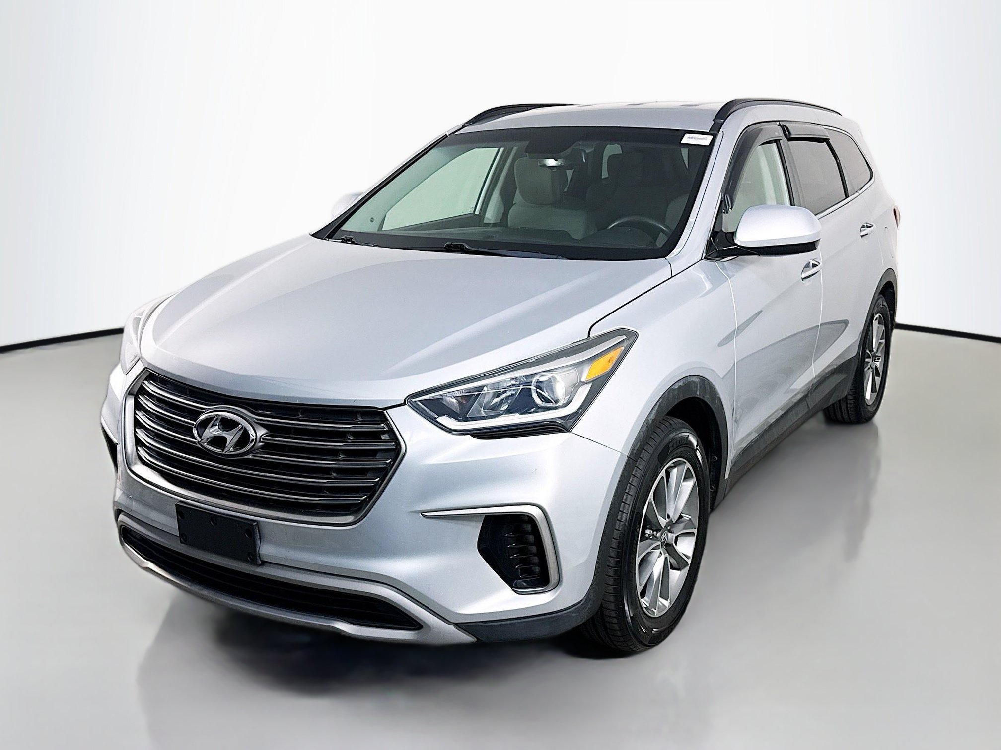 Used 2018 Hyundai Santa Fe SE FWD image 4