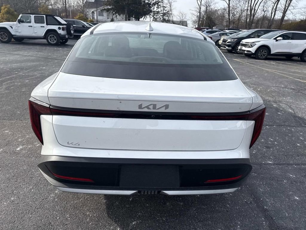 New 2025 Kia K4 LX image 3