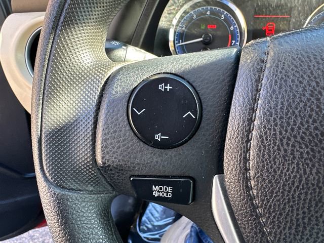 Used 2018 Toyota Corolla LE FWD image 31