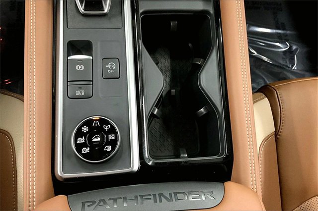 New 2026 Nissan Pathfinder Platinum image 28