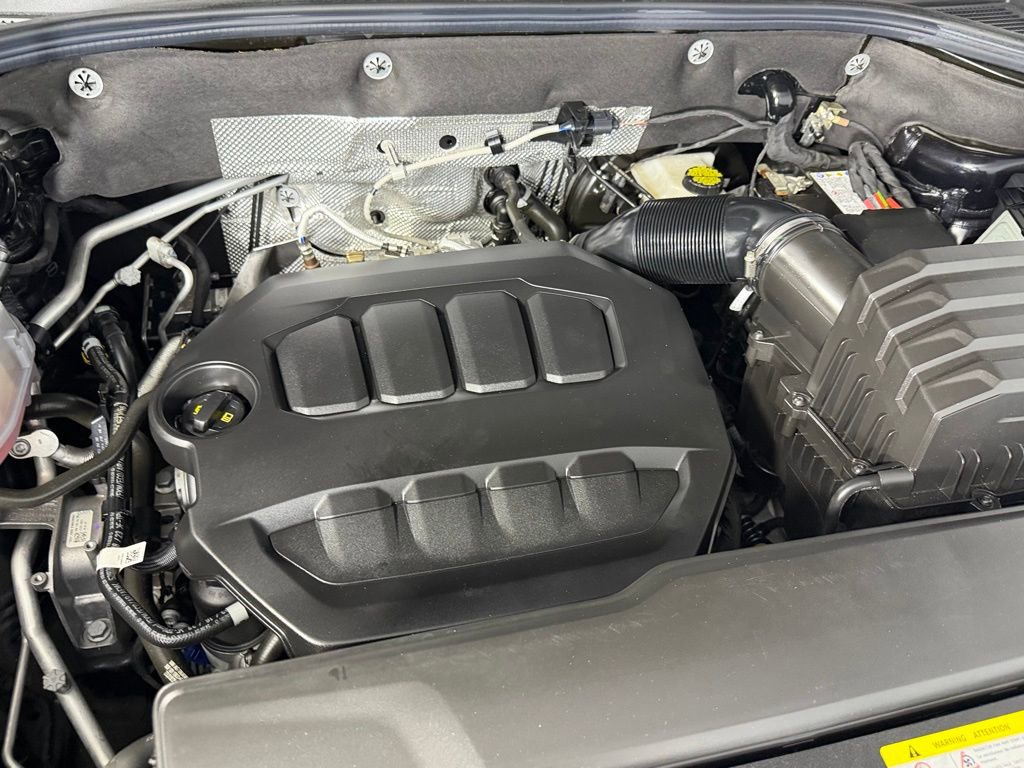 Used 2024 Volkswagen Atlas SEL Premium R-Line image 37