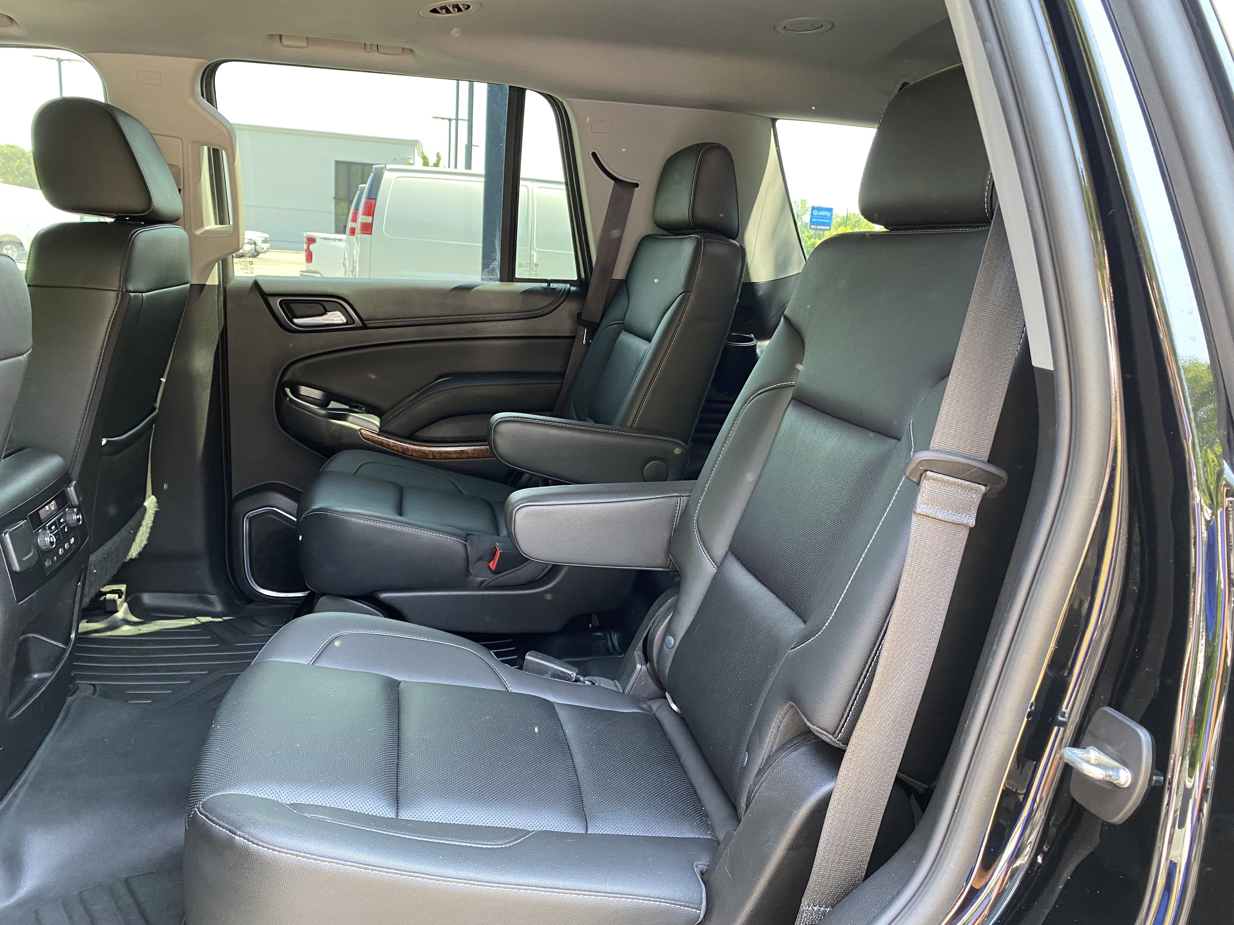 Used 2018 Chevrolet Tahoe Premier AWD/4WD image 40