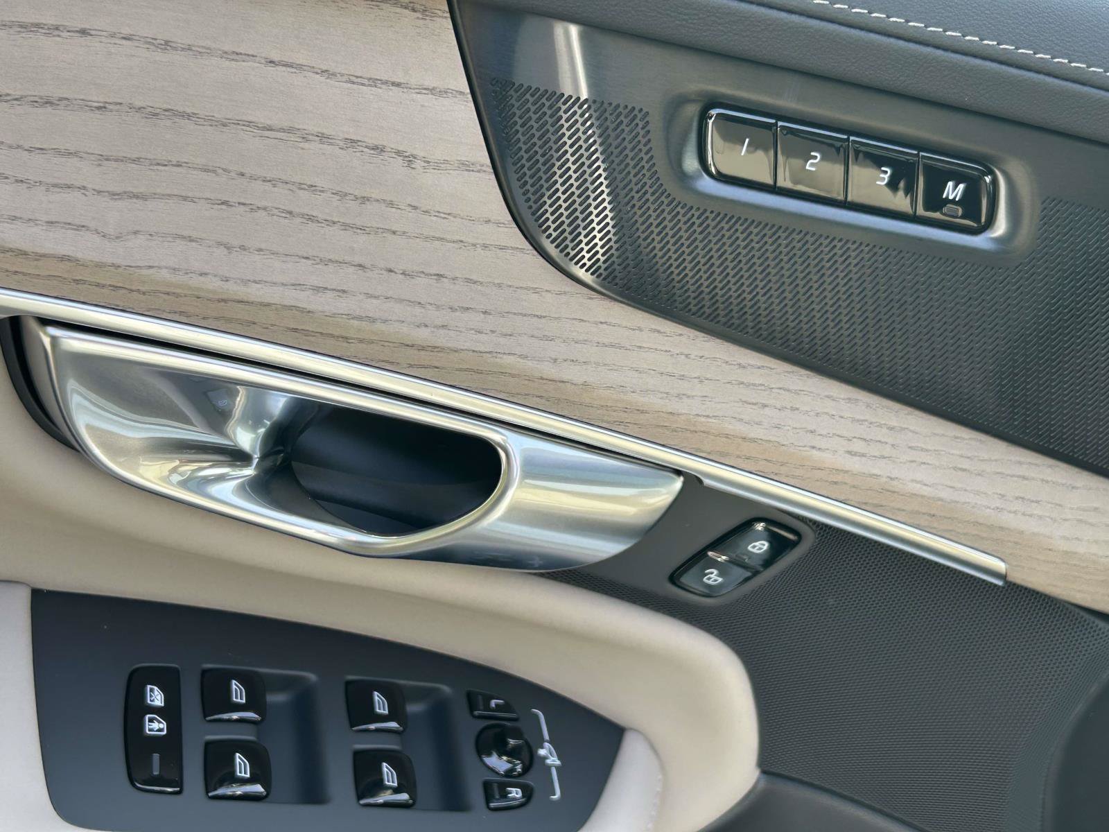 New 2026 Volvo XC90 B6 Plus AWD/4WD image 21