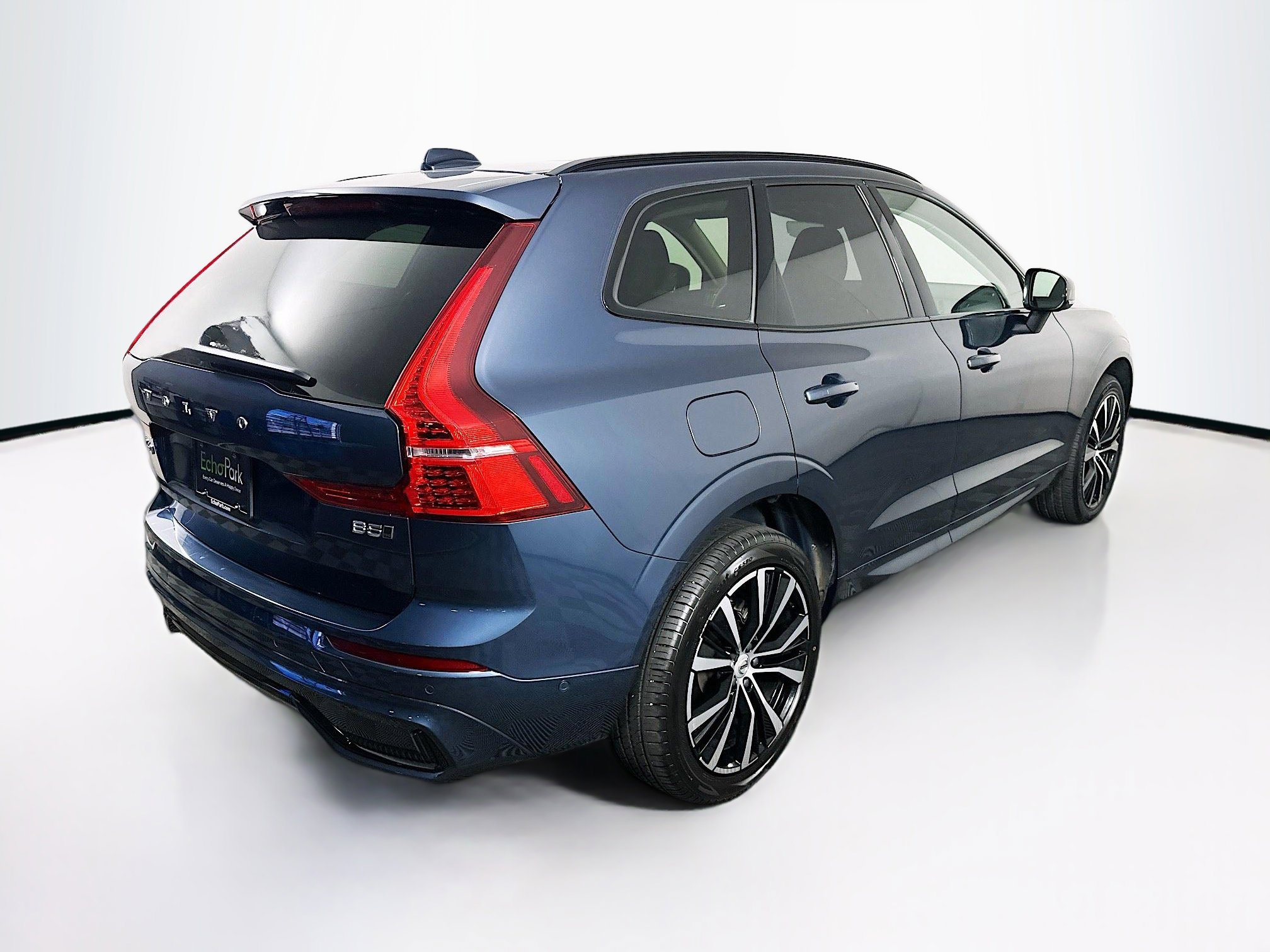 Used 2025 Volvo XC60 B5 Plus image 9