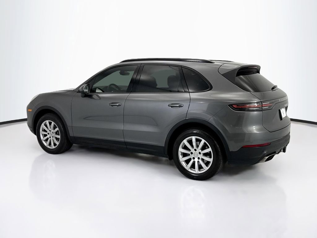 Used 2022 Porsche Cayenne AWD/4WD image 7