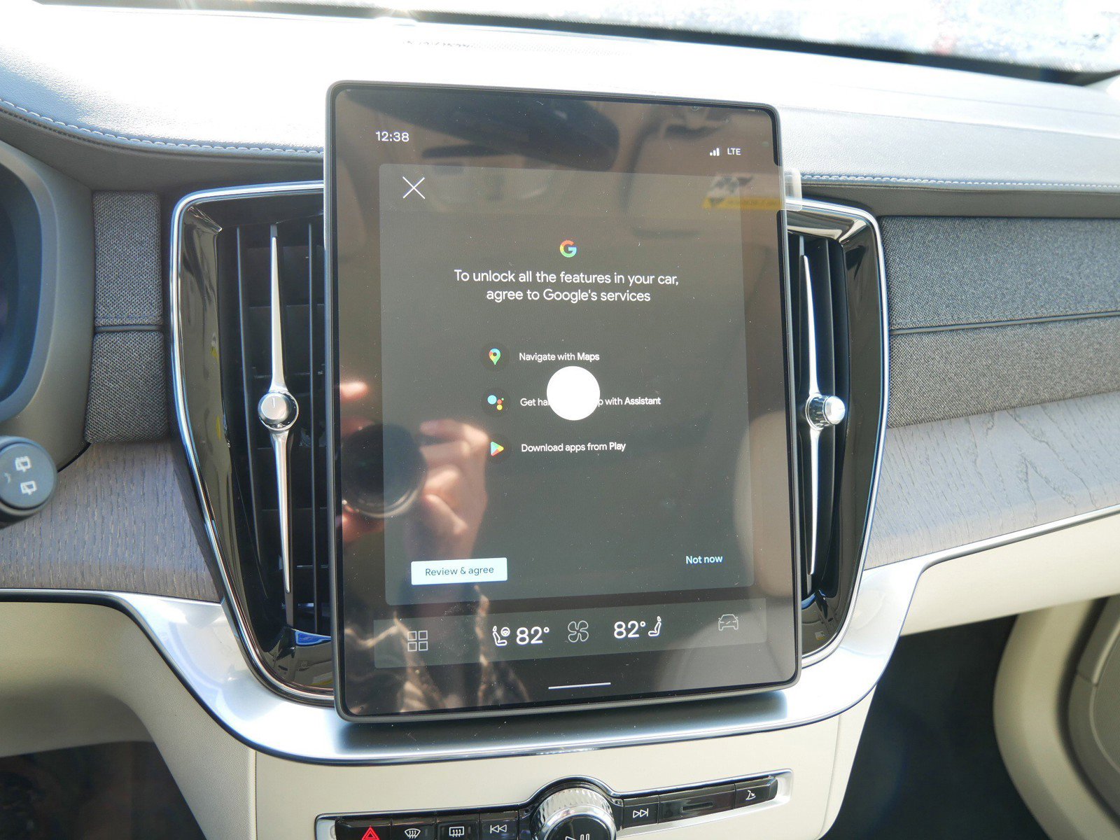 New 2026 Volvo XC60 T8 Plus w/ Climate Package image 18