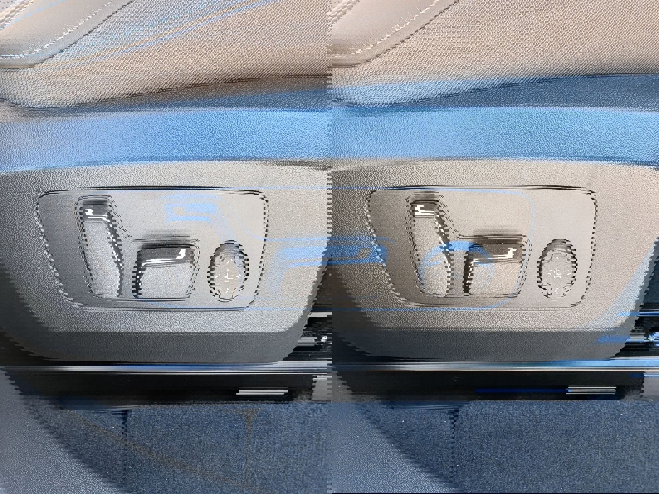 Used 2025 BMW X3 xDrive30i w/ Convenience Package image 37