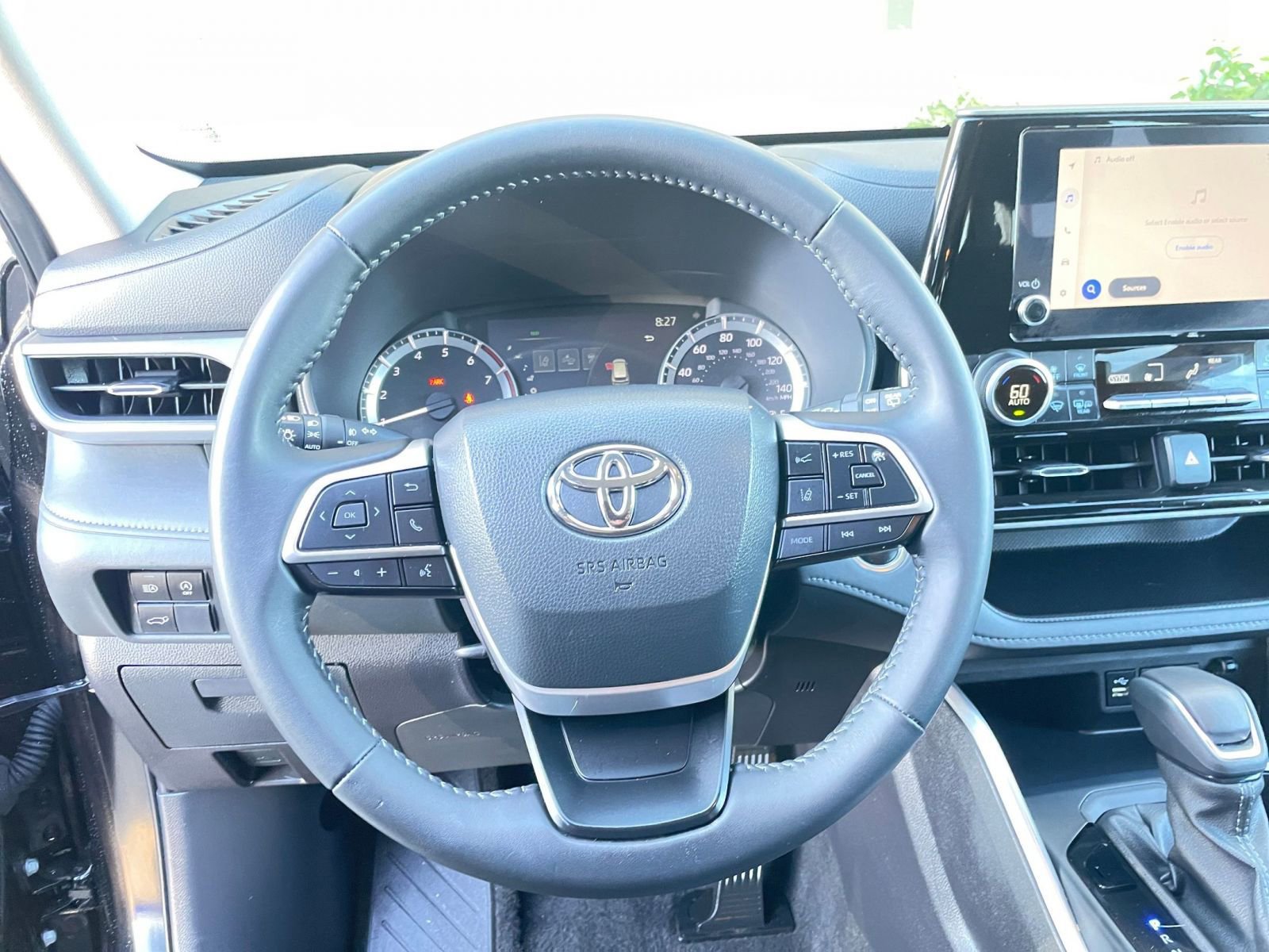 Used 2025 Toyota Highlander LE image 29