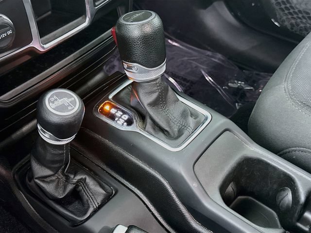 Used 2023 Jeep Gladiator Sport AWD/4WD image 16