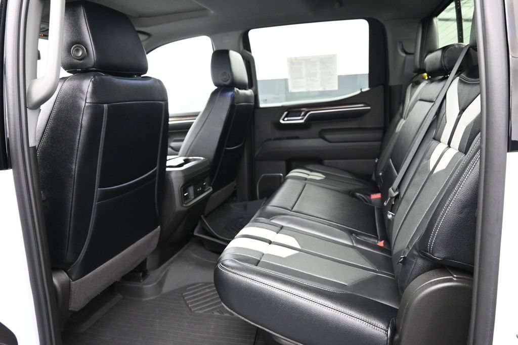 Used 2022 Chevrolet Silverado 1500 RST AWD/4WD image 18