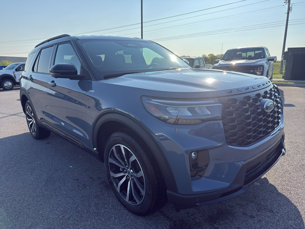 New 2026 Ford Explorer ST-Line AWD/4WD image 3