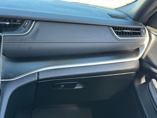 Used 2023 Jeep Grand Cherokee L Laredo image 20